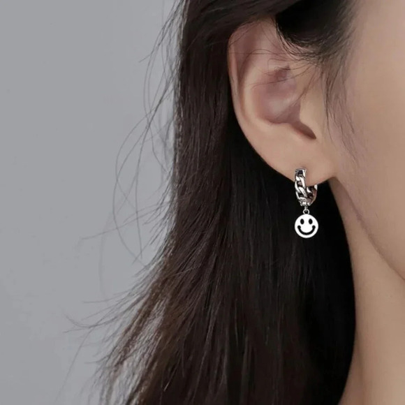 925 Sterling Silver Happy Face Hoop Huggie Earrings Chain Link Smile Earrings - Picture 2 of 5